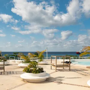 https://frente-al-mar-nuevos-estudios-disponibles-a-partir-del-1-junio.allrivieramayahotels.com