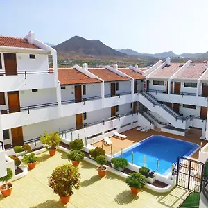 https://stylish-flat-with-2-bedrooms-sleeps-5-and-pool.in-canary-islands.com